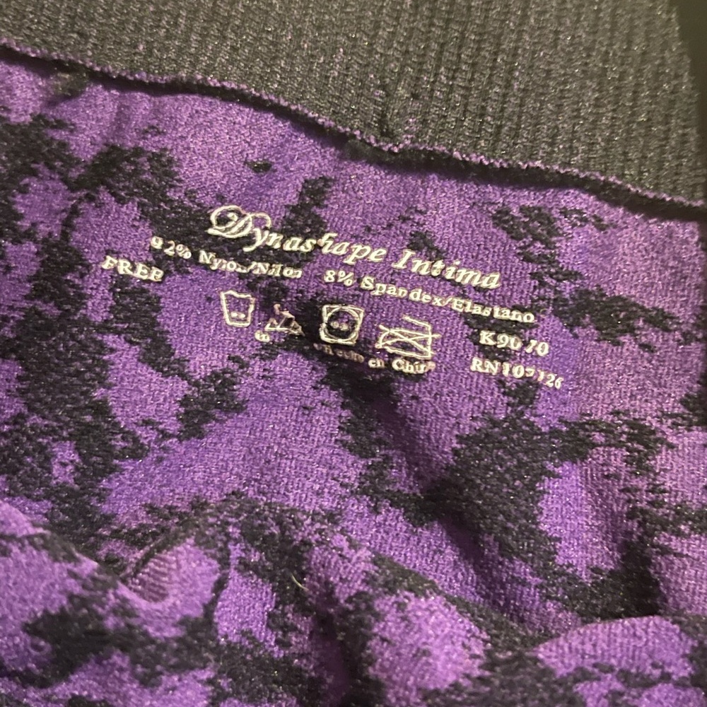 SOLD❤️Dynashape Intima Woman’s Purple Animal Printed Nylon Spandex Trousers XS - Picture 6 of 7